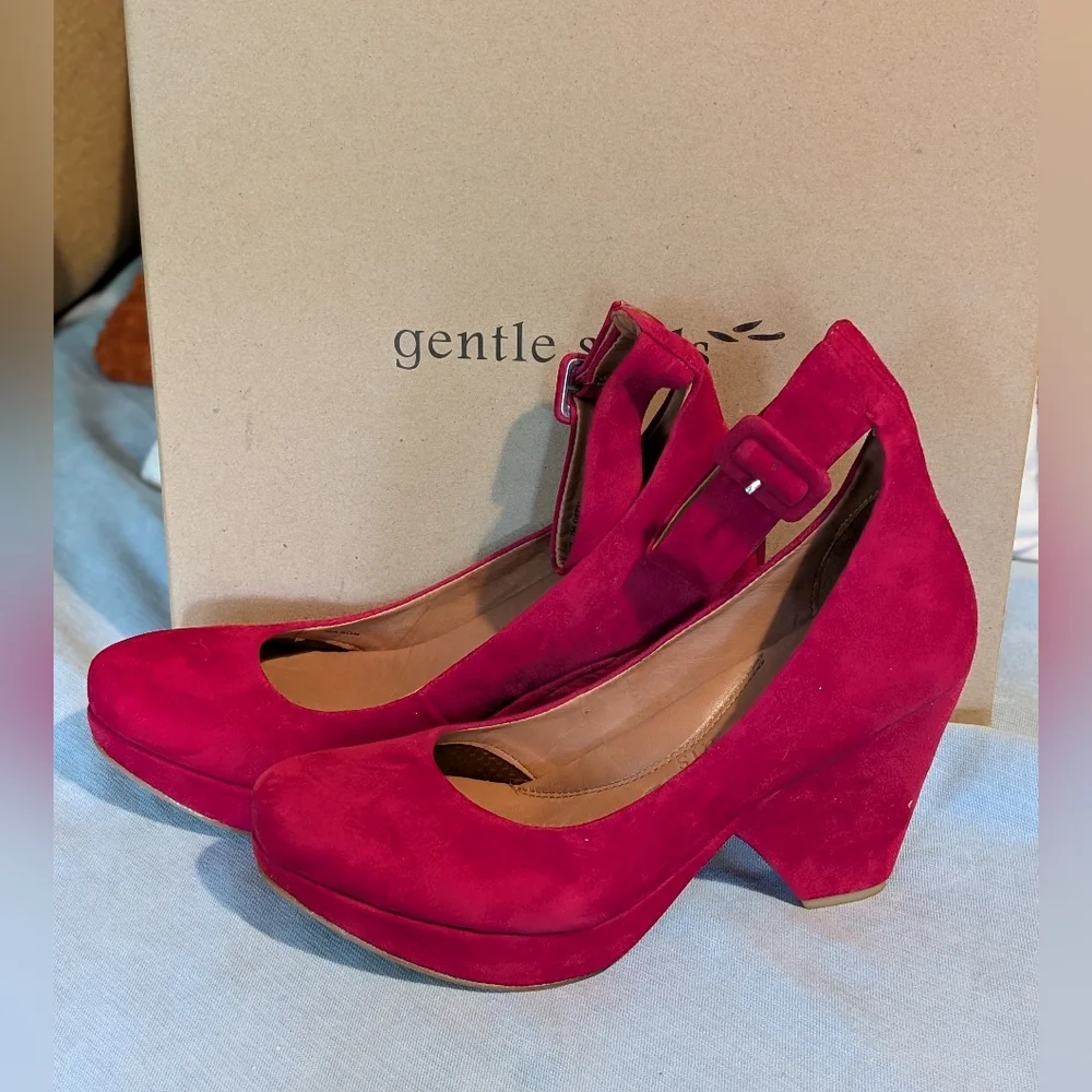 Gentle Souls Women's Red Suede Heels - Picture 1 of 8
